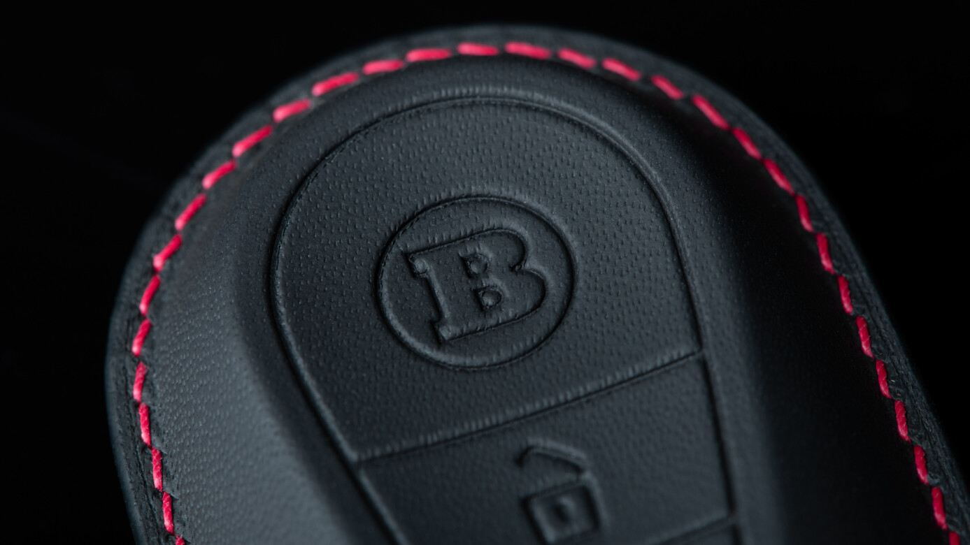 Leather key cover black-red 2